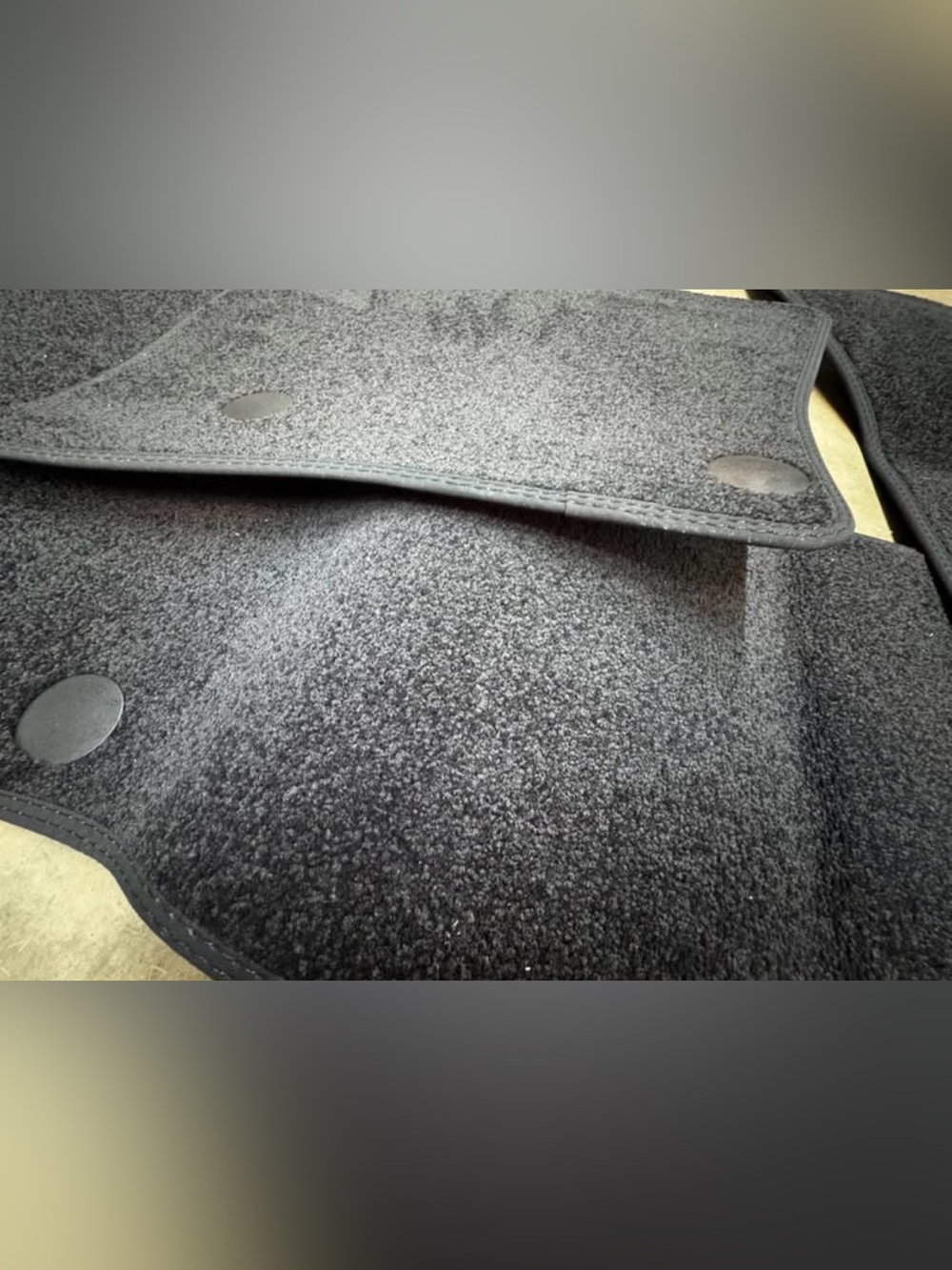 Land Rover Defender Carpets - Picture 2 of 3